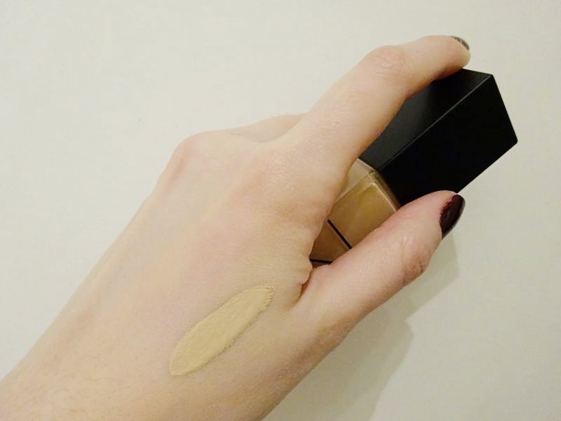 •NARS NATURAL RADIANT LONGWEAR FOUNDATION