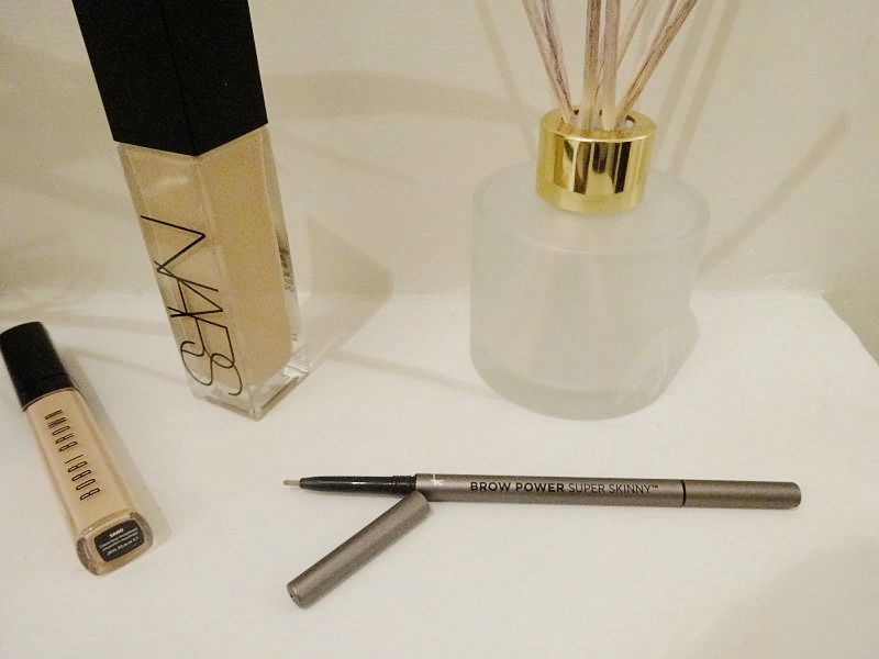 •It BROW POWER SUPER SKINNY BROW PENCIL